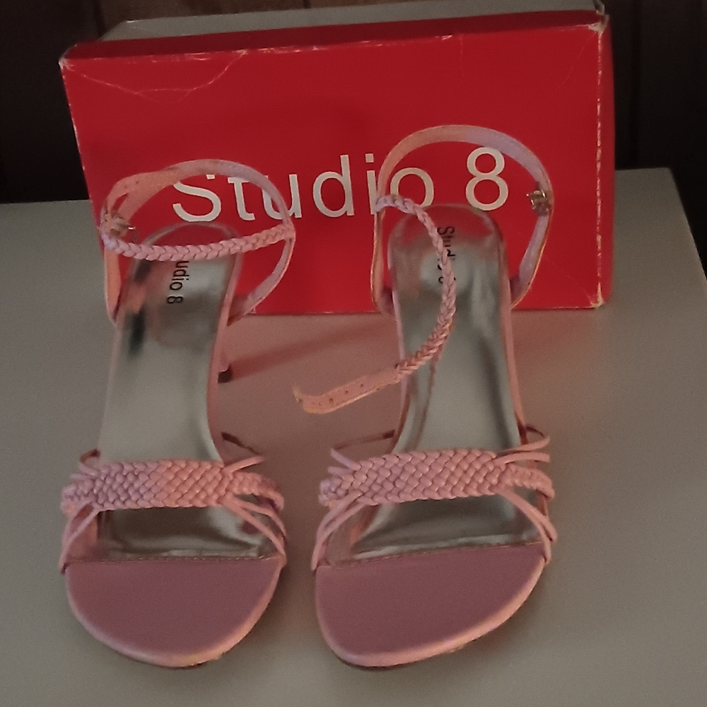 BRAND NEW!!! STUDIO 8 LADIES HEELED   SANDALS. SIZE 10 M.